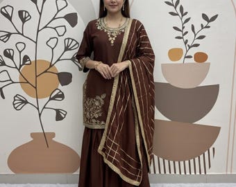 Salwar Kameez en crêpe marron : costume indien Sharara avec broderie en séquence