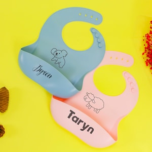 Custom Engraved Silicone Baby Bib with Food Catcher, Personalized Infant Bib for Newborns, Ideal Baby Shower Gift for New Parents