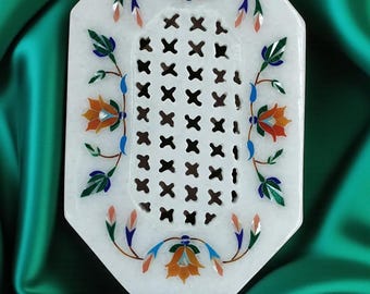 Handmade White Marble Soap Dish: Floral Inlay, Semi-Precious Stone Decor