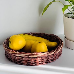 Cesta de vime | Tigela de corda de papel feita à mão | Cesta de frutas rústica estilo boho | Armazenamento decorativo ecológico | Organizador de cesta de pão