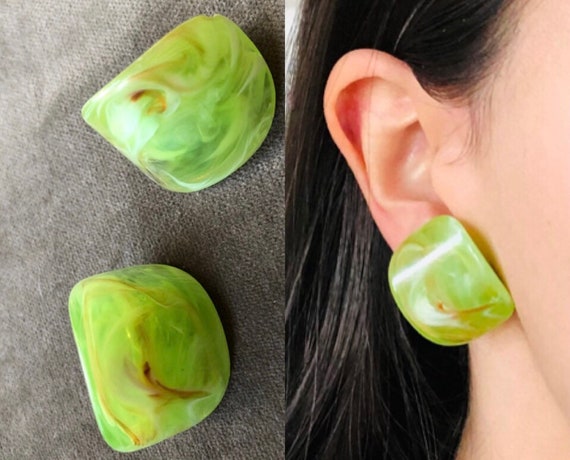 1960s Lucite Marbled Apple Juice Lime Green Chunk… - image 1