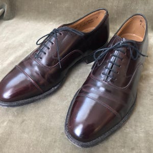 90s dress shoes PRADA 90s Oxford Heels (7.5) – Holy Thrift main image 1