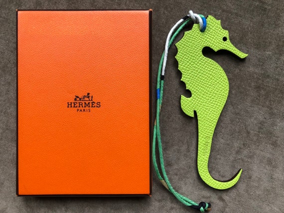 Auth Hermes Leather Seahorse Bag Charm Bicolor Li… - image 4