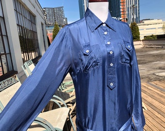 Blue Silk Shimmery Belted Long Blouse Tunic Top Womens M 90s 1990s Vintage Cargo Pockets Safari Chic Button Up Oxford Shirt Henley Satin Top