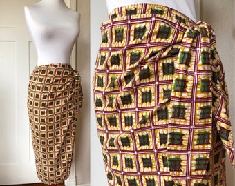 90s Ghanaian Cotton Batik Print Wrap Sarong Side Tie Long Skirt size S Boho 1990s Vintage Ghana African White Yellow Green Burgundy Abstract
