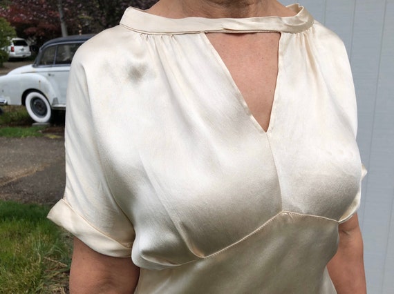 1930s Silk Satin Ivory Cream Short Cuffed Sleeve B
