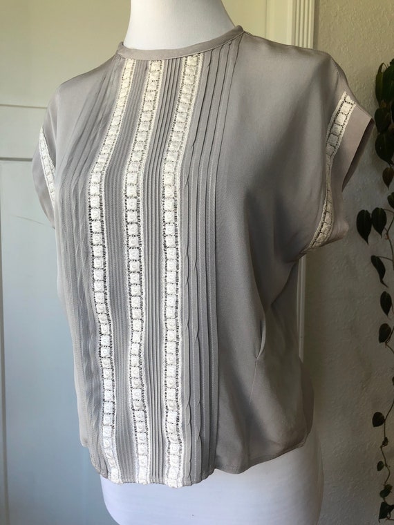 1940s 50s Light Gray Rayon Crepe Fitted Blouse Sh… - image 3