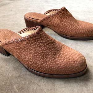 70s Handmade Brown Suede Leather Slip On Clogs Mules Shoes Almond Round Toe Western Whipstitch Woven Women size 37 7 Argentina 1970s Vintage