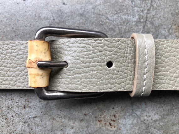 Unbranded | Slim Leather Belt | Women\'s/Unisex | M/L (Estimated) | Taupe | Gold Slim Horsebit Belt, Taupe - Accessories - The Blue Door Boutique main image 3