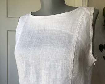 White Linen Woven Semi Sheer Fitted Boxy Tank Camisole Top S M Petite Blouse 1990s 90s Vintage Y2K Sleeveless Boho Lagenlook Shirt Boatneck