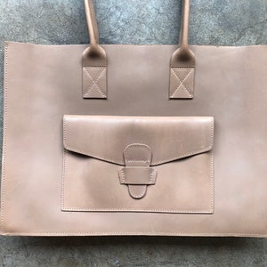 Parfait cuir épais lisse simple grand sac de bureau de travail sac à bandoulière havane kaki beige taupe camel des années 80 des années 80 des années 70 des années 70 pour ordinateur portable vintage