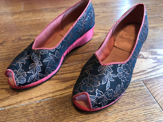 Vtg 40s peeptoe wedge slip on floral satin brocad… - image 1