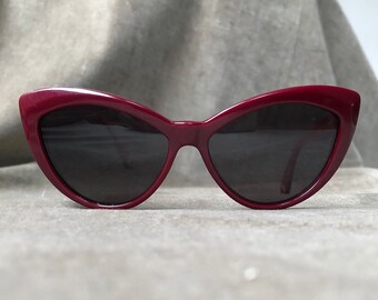 90s Burgundy Cateye Sunglasses Dark Red Maroon Merlot Cat Eye Glasses Retro Womens Vintage 1990s y2k Zac Posen 1960s 60s 1950s 50s Style