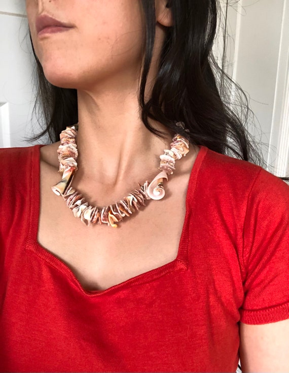 Chunky Natural Seashell Pooka Shell Graduated Sho… - image 4