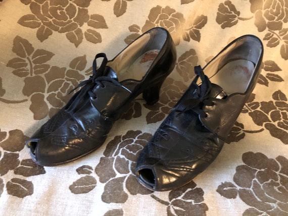 Vtg 30s 40s peeptoe lace up black leather sandals