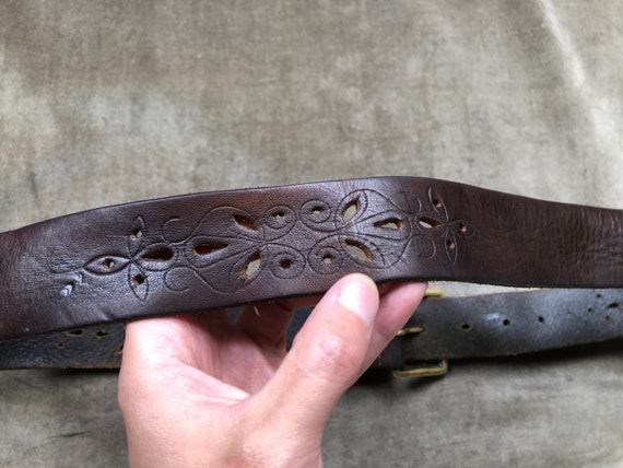 Thick Dark Brown Leather Floral Pierced Lacy Belt M L Boho  display picture 1