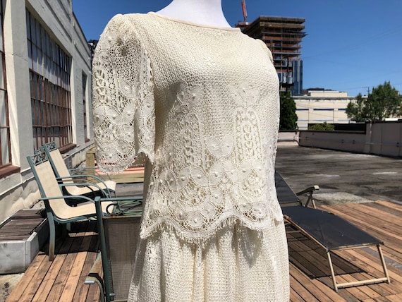 60s 70s Cream White Lacy Floral Cotton Crochet Pea
