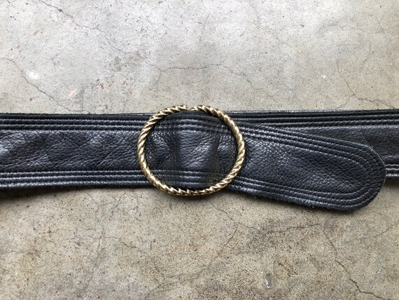 80s 90s Soft Black Leather Adjustable Fashion Belt Oval  display picture 3
