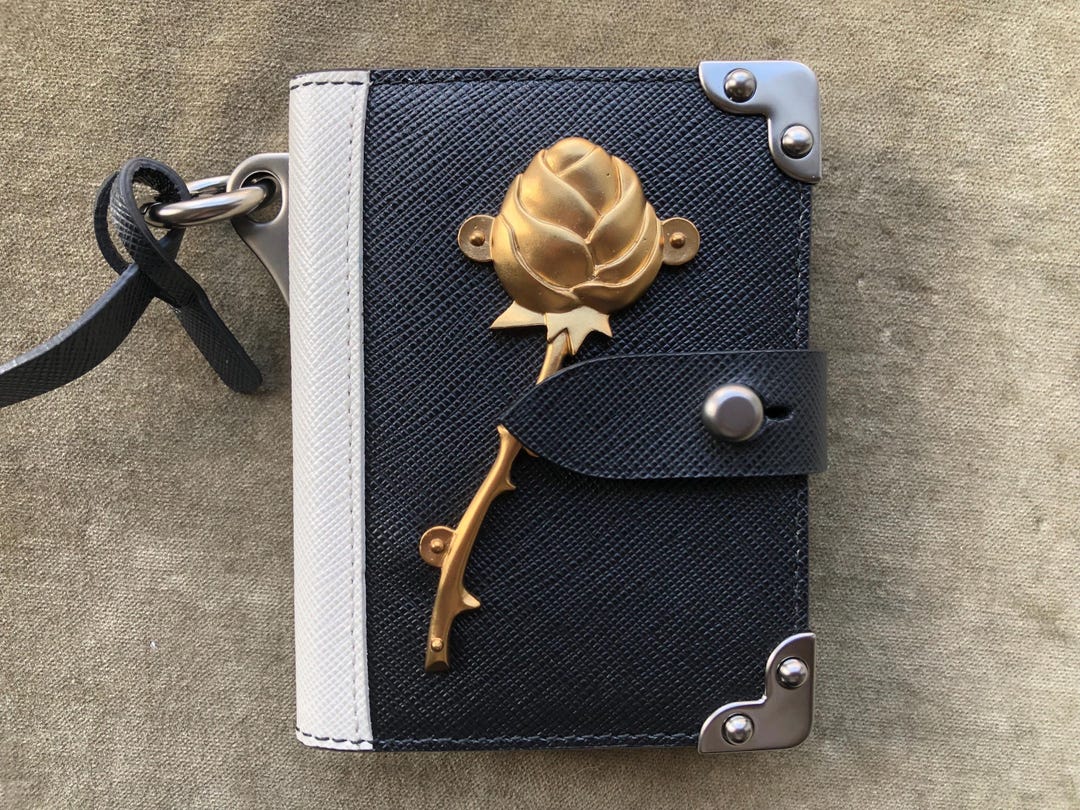 【非売品】PRADA フラワーパターンノート3冊セット 専用BOX、鉛筆2本付 非売品】PRADA フラワーパターンノート3冊セット 専用BOX、鉛筆2本付