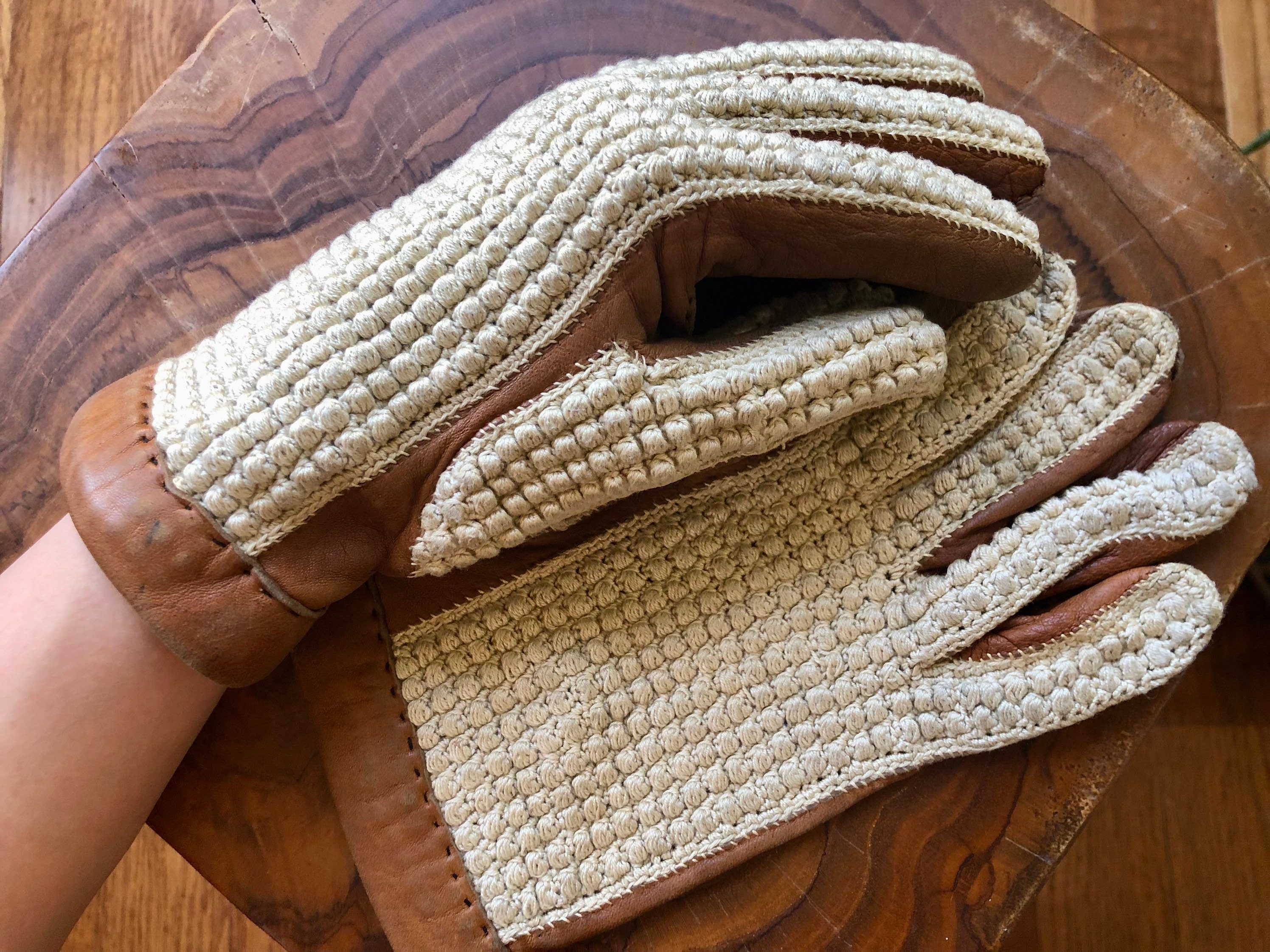 Ivory Crochet Wrist Gloves – OMNIA