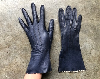 Beautiful Dark Navy Blue Thin Soft Leather Gloves Size XXS XS Petite womens sz 5.75 6 6.25 1950s 1940s 50s 40s Vintage 1930s 30s Scalloped