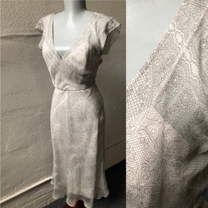 30s 40s Style Pale Grey White Silk Floral Lace Print Dress Gown XS vintage 1990s 90s 1930s 1940s Spring Sleeveless Semi Sheer Lacy J.Crew