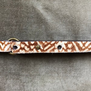 Skinny Spotted Animal Print Calf Hair Slim Cow Pony Leather Belt Size S M 30 31 Waist 1990s Vintage 90s y2k Western Boho Slim Rustic Brown