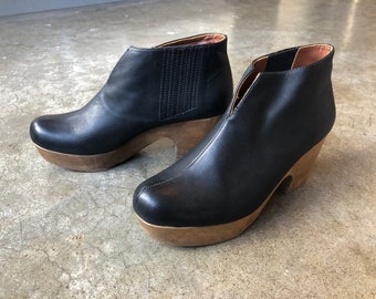 Rachel Comey Rare Wooden Clog Ankle Boots Black Leather Pull on