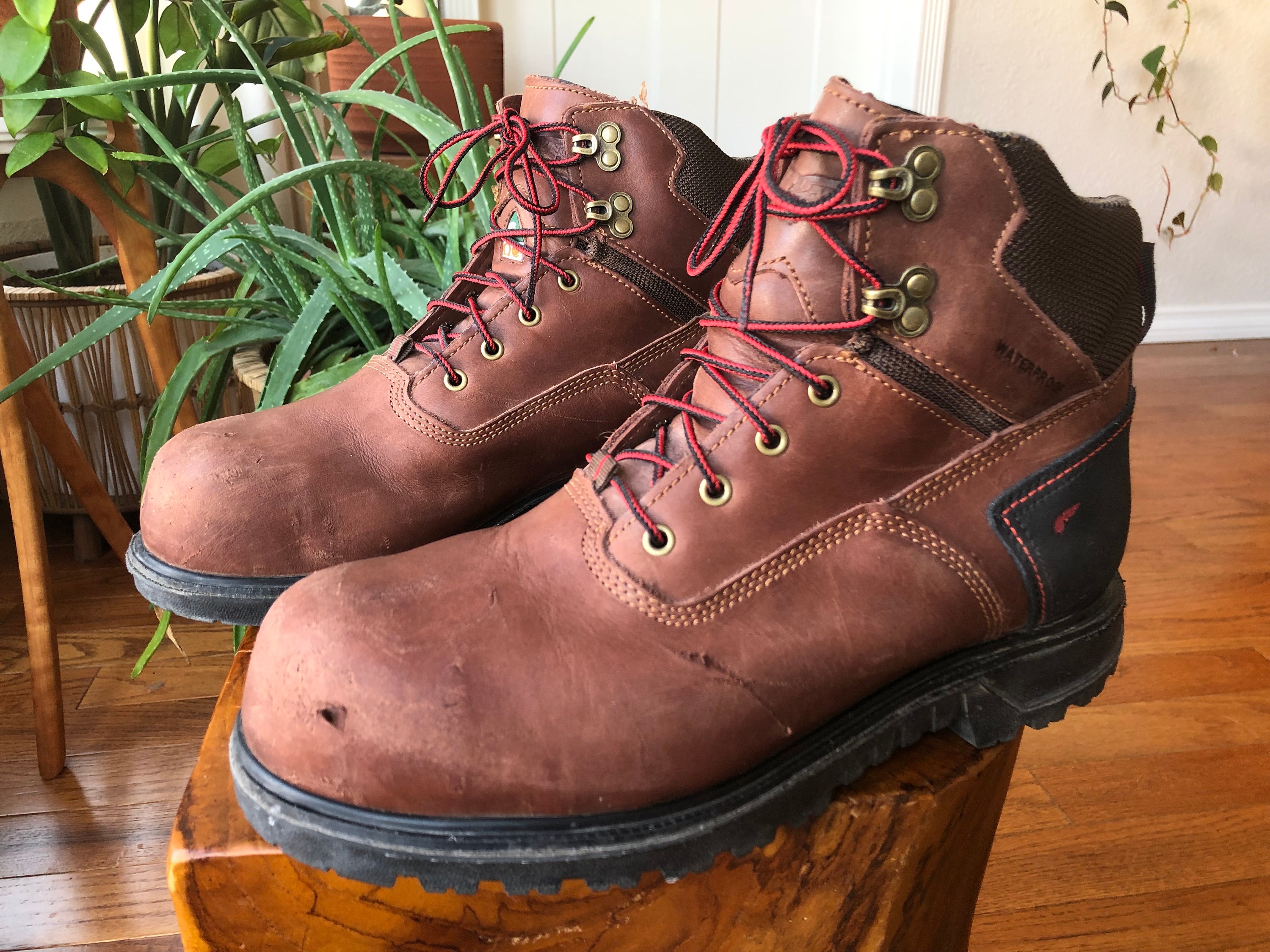 Red Wing Work Boots - Super Sole 8 Safety Toe Lace Up - Billy's Western  Wear