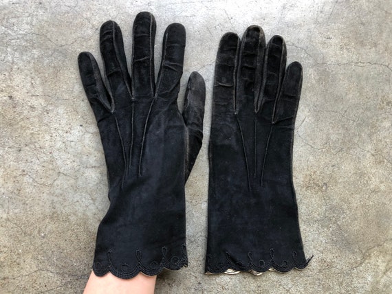 Vintage Antique Black Suede Leather Gloves Size S… - image 1