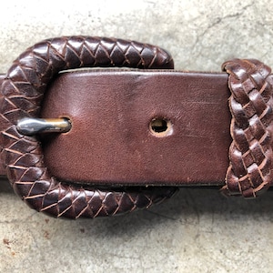 Dark Brown Thick Leather Woven Braided Loop Self Covered Buckle Belt sz M 28 29 30 31 32 Waist 1990s Trouser Eddie Bauer Mens Unisex Vintage