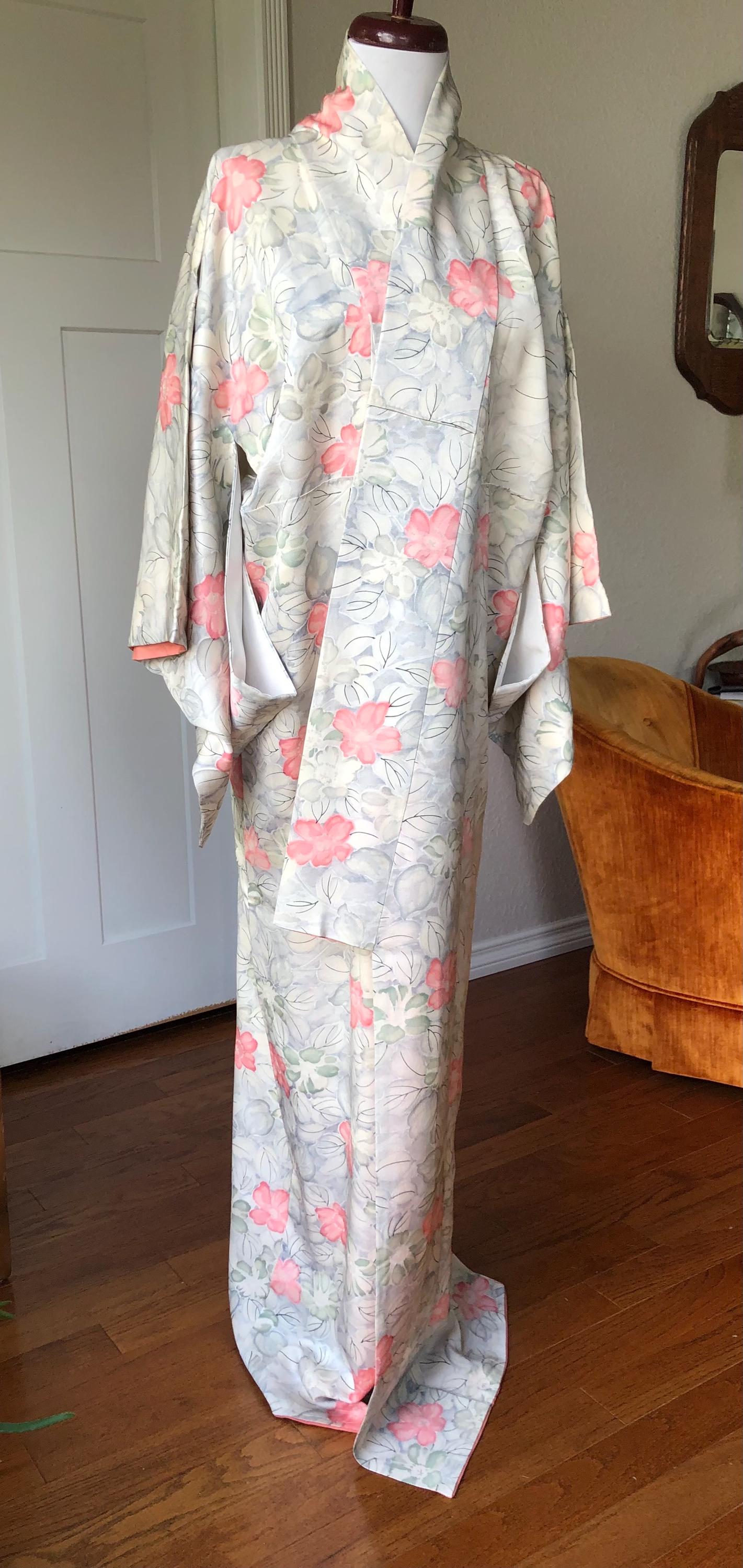 Painted Robe Pure Silk Woven Japanese Kimono Light Pink Floral Watercolor Print ...