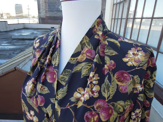 Vtg 1940s inspired silky floral fruit painted prin