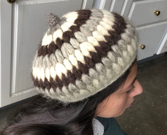 HANDMADE Icelandic Vintage Wool Beret Winter Hat Brown Cream It main image 3