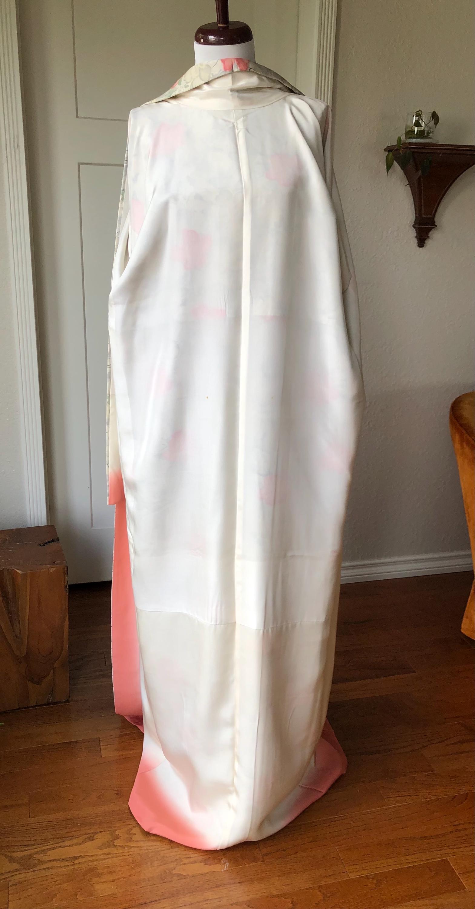 Painted Robe Pure Silk Woven Japanese Kimono Light Pink Floral Watercolor Print ...