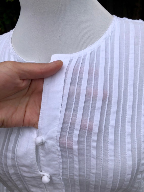 Perfect White Cotton Mini Pleated Scoop Neck Butt… - image 7
