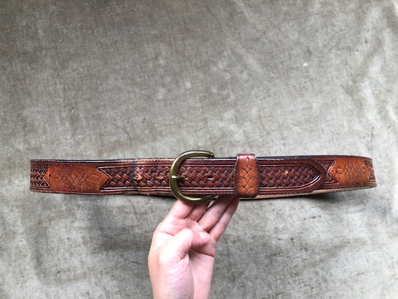 ASOS DESIGN - Cintura Reversibile In Pelle Sintetica Marrone E Nera Con Fibbia Argento