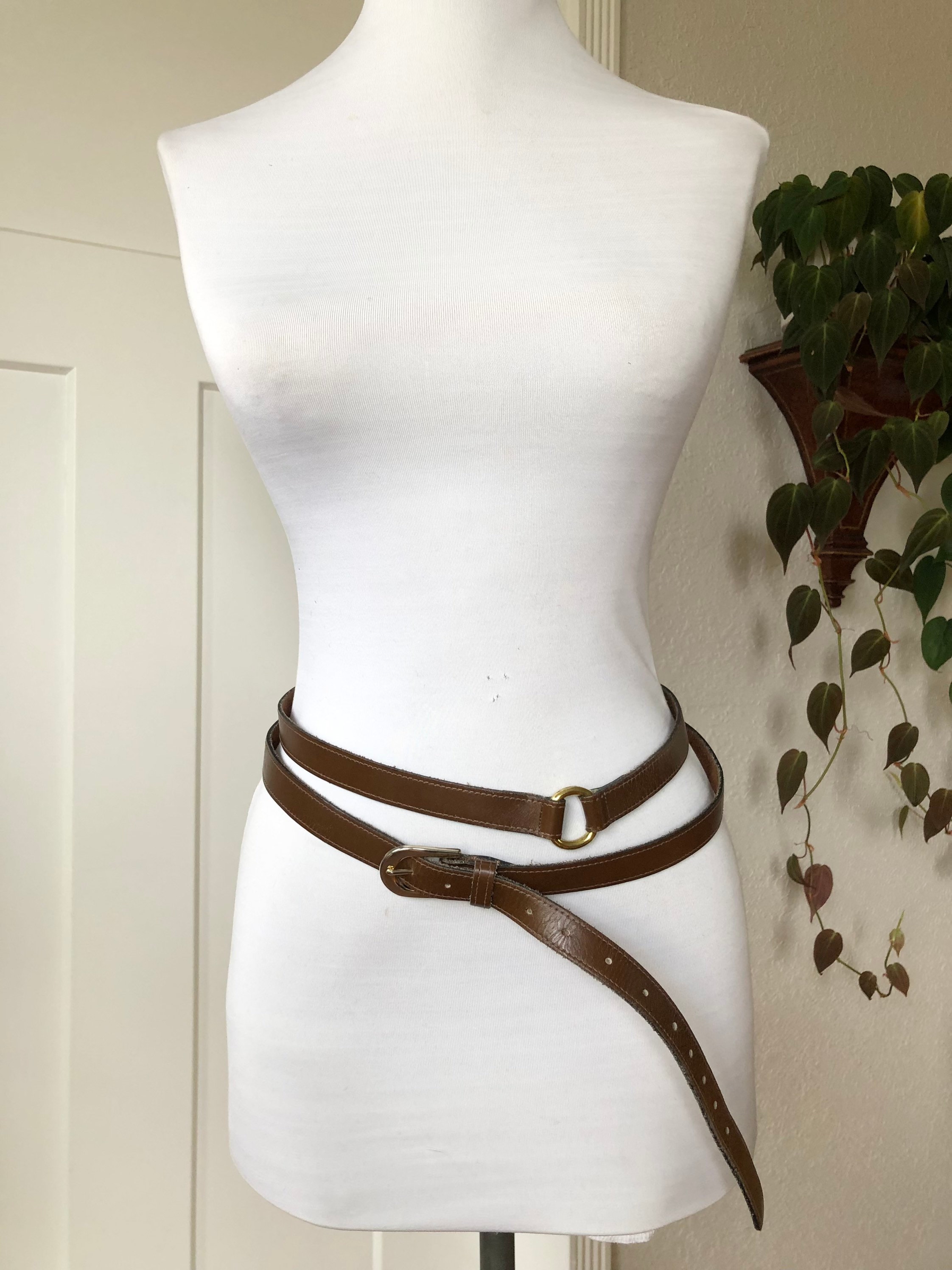 1960s 70s Skinny Double Wrap Belt Gold Buckle O Ring Dark  display picture 1