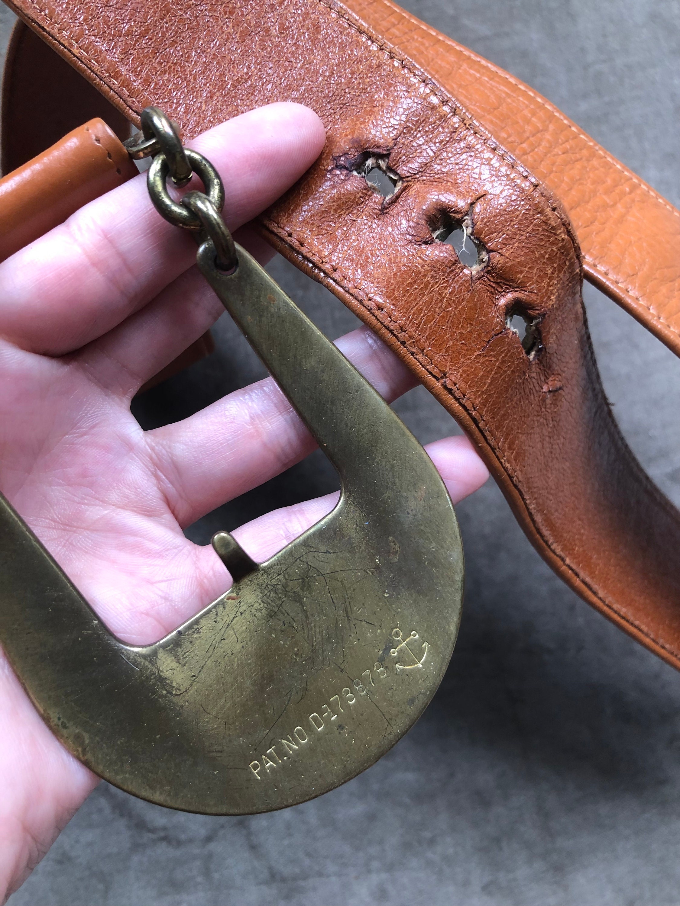VTG Brown Leather Chain Link Antique Brass Grommet Belt Chunky Sz L Boho Hippie 80s 90s Whiskey Brown Leather Dangling Charm Belt | Heart  main image 2