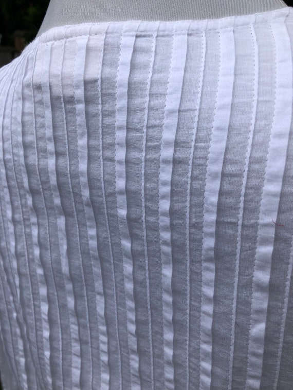 Perfect White Cotton Mini Pleated Scoop Neck Butt… - image 8