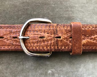 Ceinture en cuir repoussé épais marron des années 70, 80, taille occidentale robuste 30 31 32 S M L vintage des années 1970 bohème boucle en acier rustique porté sud-ouest