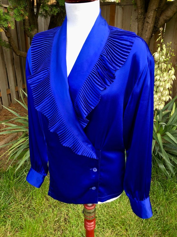 Vintage Stunning Silk Satin Cobalt Blue Shawl Col… - image 4