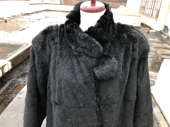 Vintage 80s black rabbit Fur Chubby Jacket Boxy P… - image 1