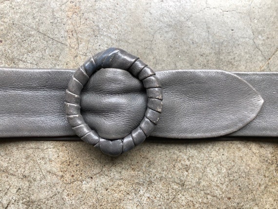 Vintage Mod Dep Grey Leather Belt with Metallic Circular Accents Wide Grey Patent Faux Leather 80 main image 4