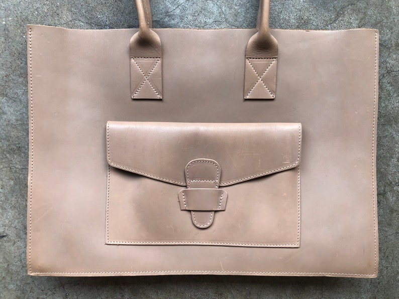 Perfect Thick Leather Smooth Simple Large Tote Work Office Bag Shoulder Purse Tan Khaki Beige Taupe Camel 1980s 80s 1970s 70s Vintage laptop image 4