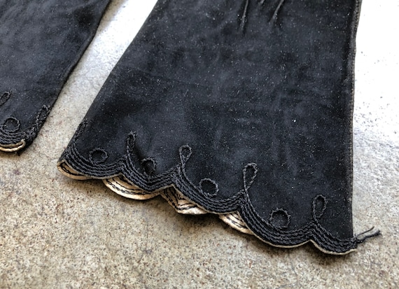 Vintage Antique Black Suede Leather Gloves Size S… - image 2