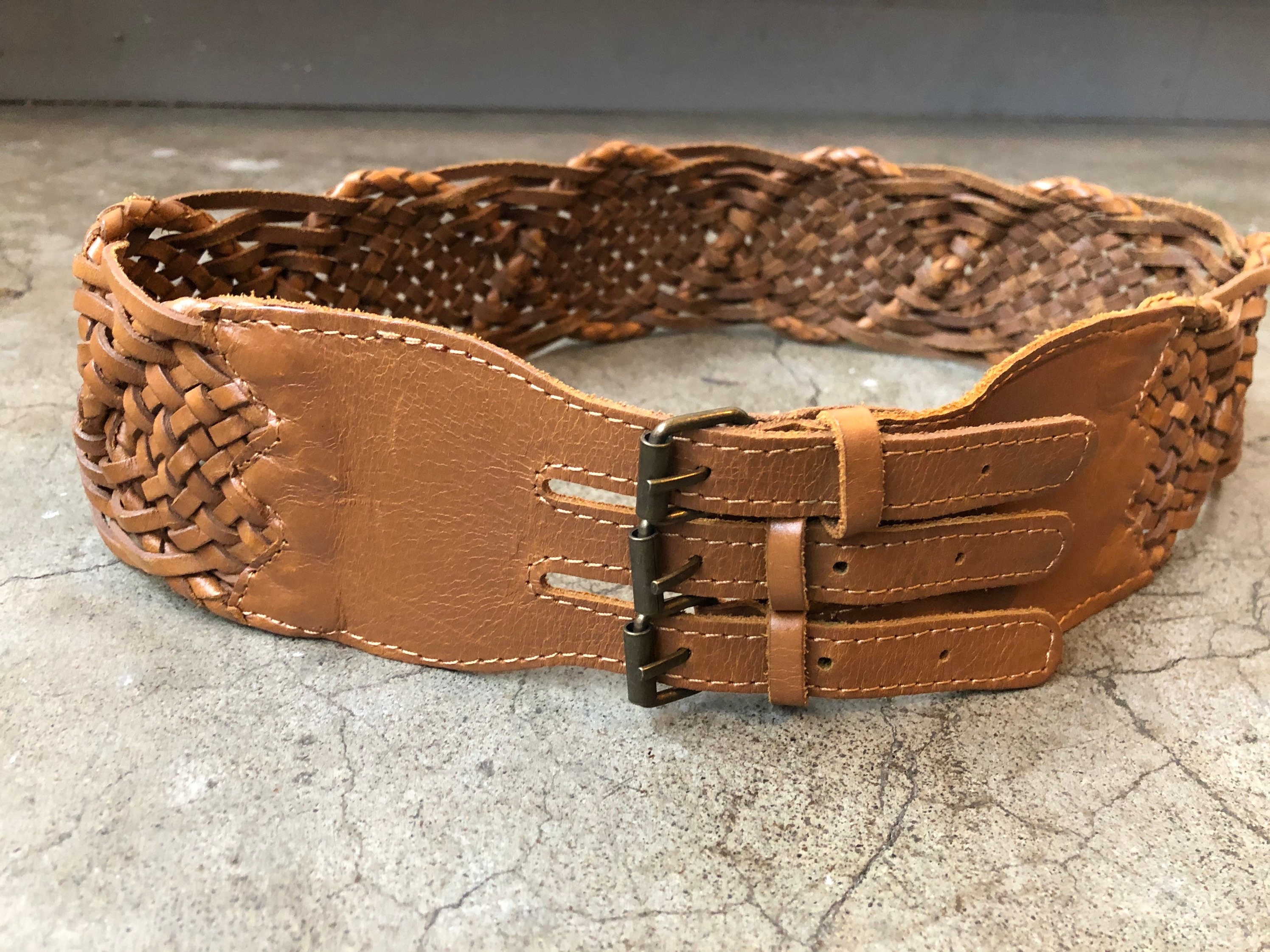BETSEY JOHNSON vintageショートパンツ 90s Betsey Johnson Brown Leather Woven Wide Kidney Belt