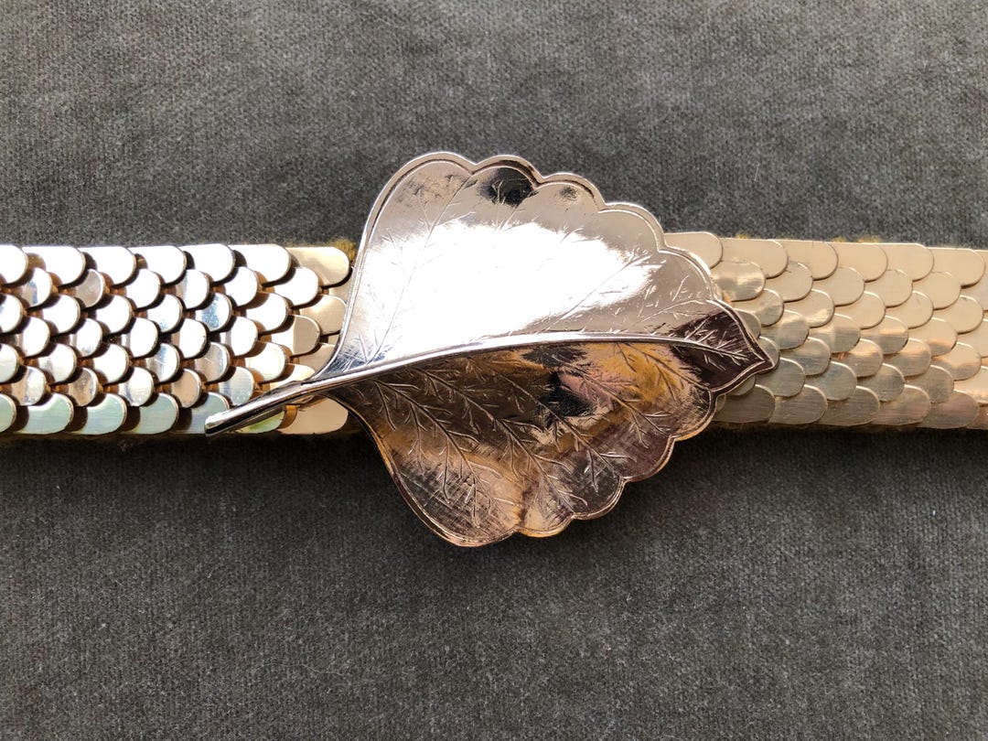 1970s Gold Metal Fish Scale Leaf Buckle Stretch Belt Disco  display picture 1