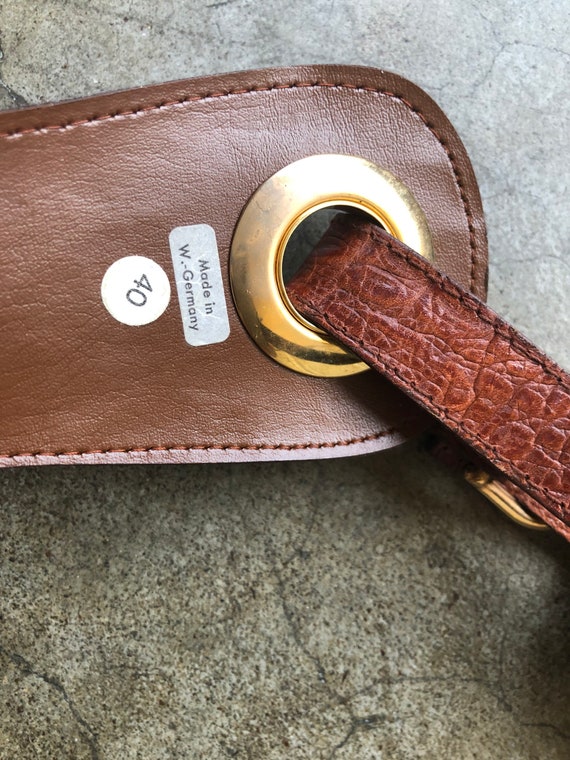 70s Brown Croc Embosed Wide Leather Kidney Belt W… - image 8