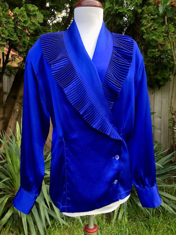 Vintage Stunning Silk Satin Cobalt Blue Shawl Col… - image 3